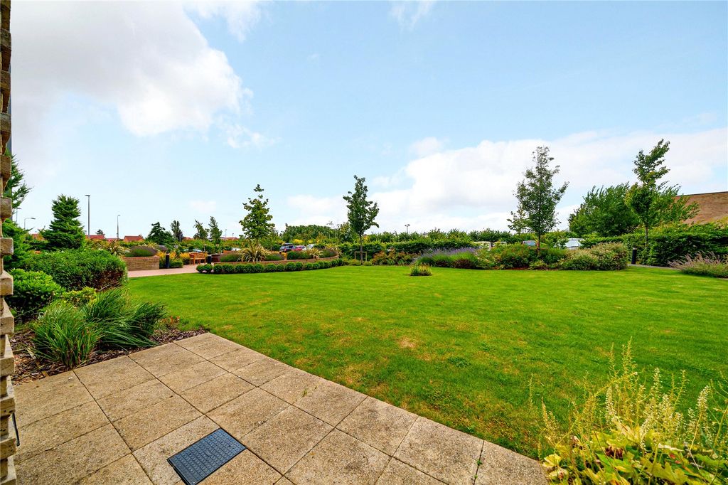 Property photo 2 of 2 Communal Gardens