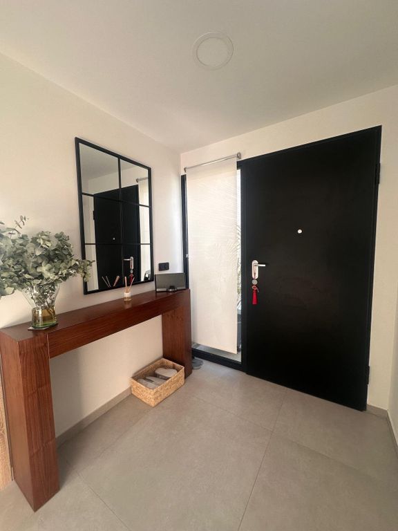 Property photo 3 of 47