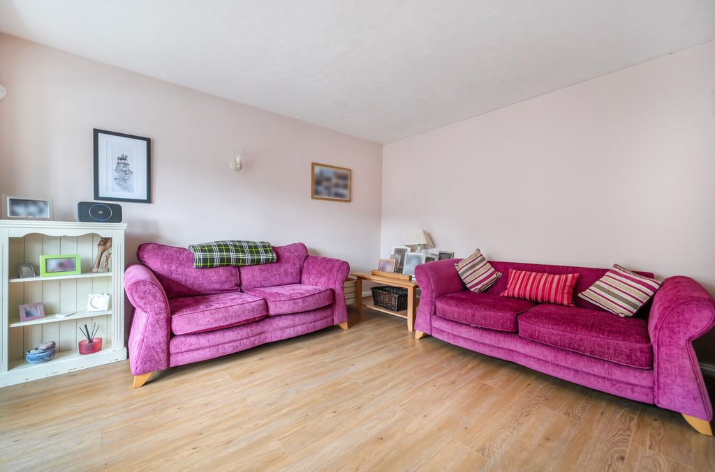 Property photo 3 of 21 1405583-1-697B566...