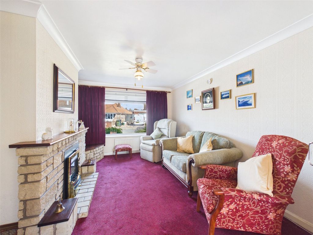 Property photo 3 of 11 Picture No. 38