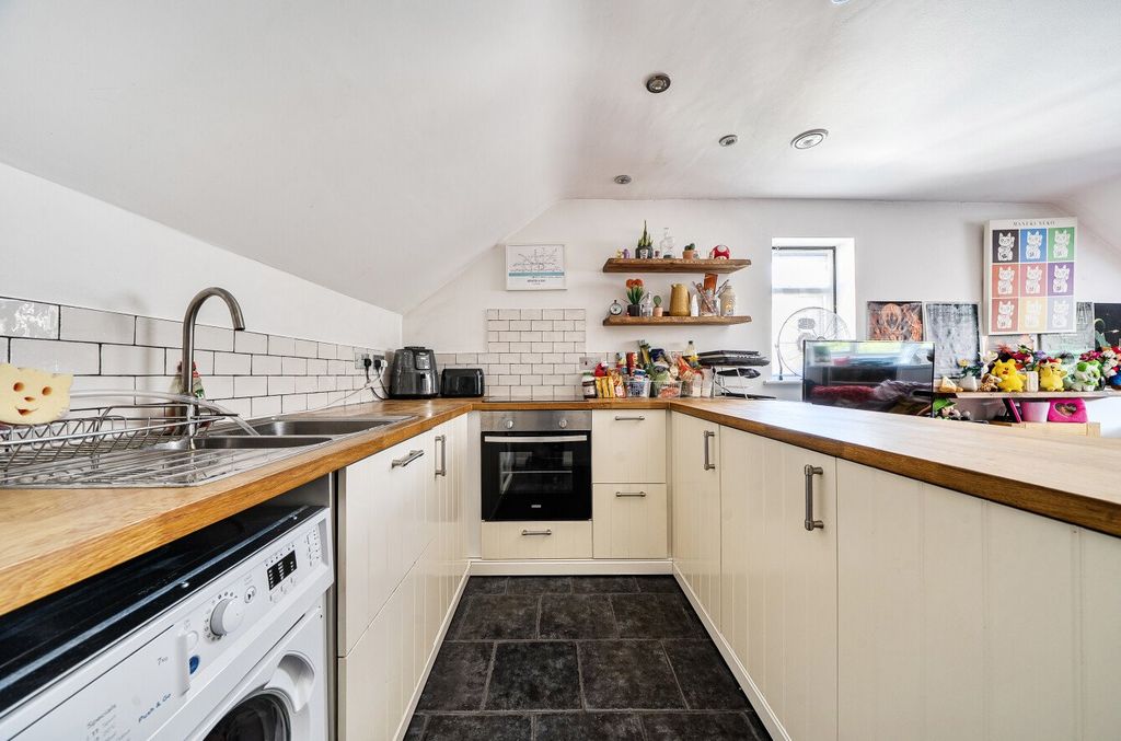 Property photo 2 of 13 Picture No. 04