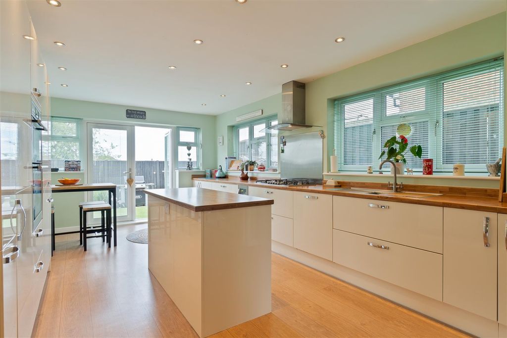 Property photo 1 of 24 Dsc06861-Edit.Jpg