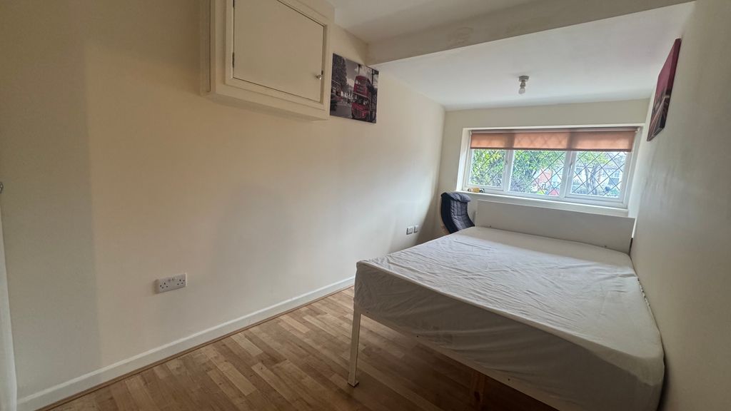 Property photo 2 of 3