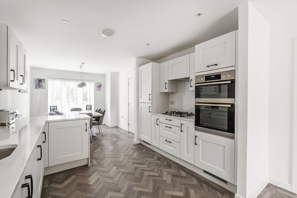 Property photo 2 of 41 2