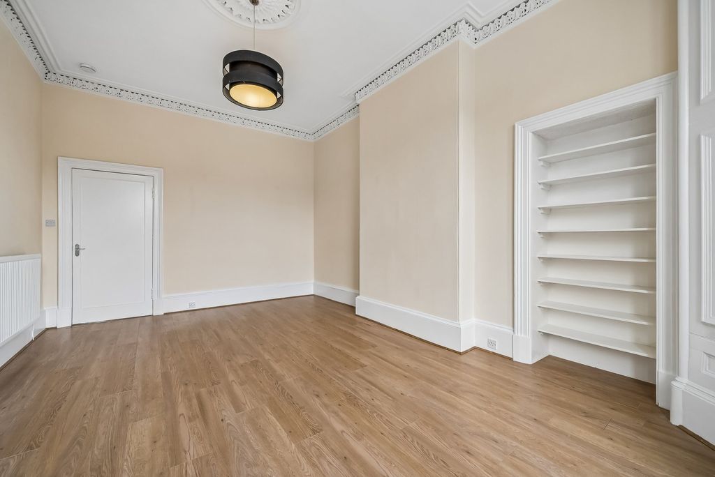 Property photo 3 of 19 Picture No. 07