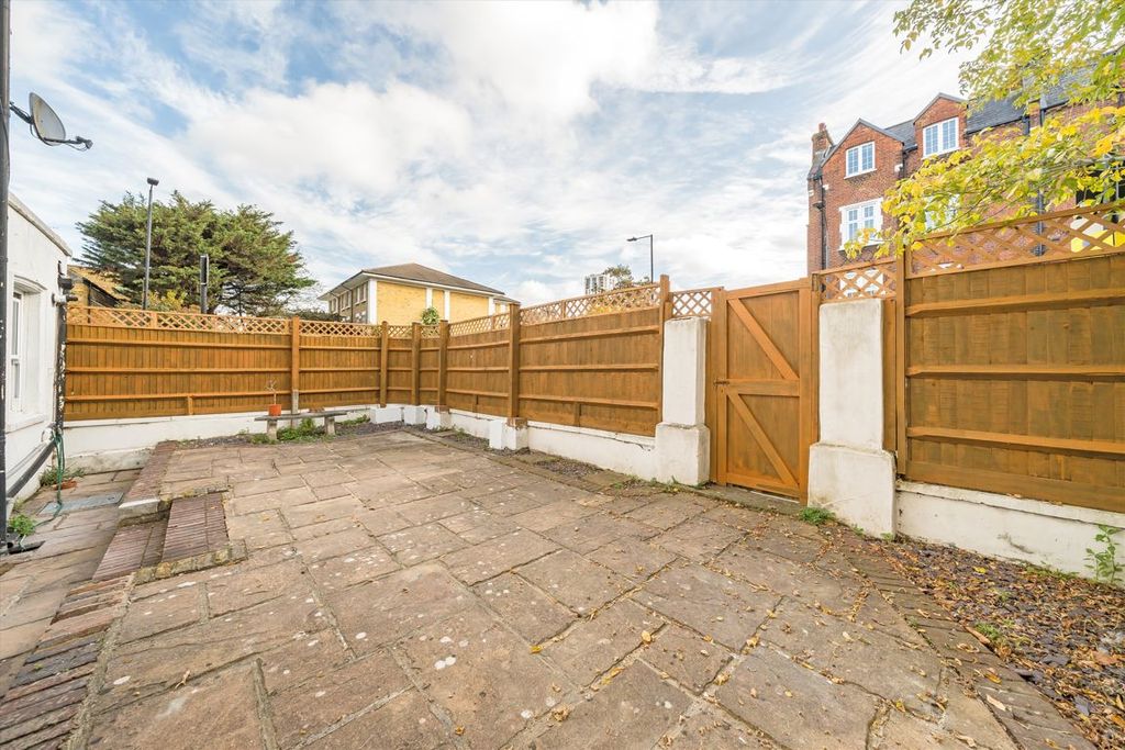 Property photo 3 of 7