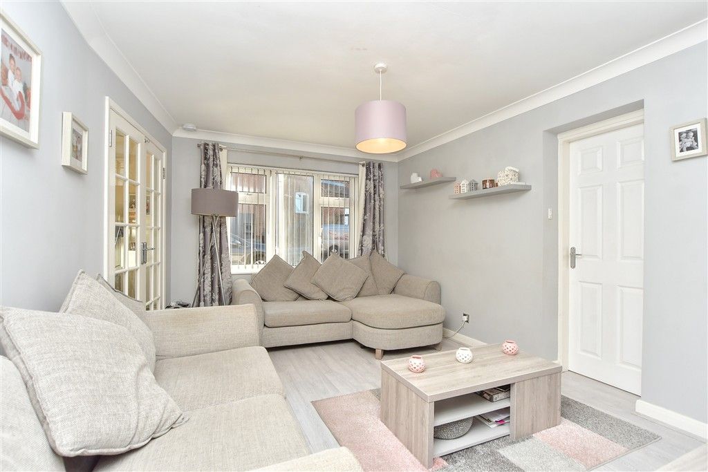 Property photo 2 of 14 Lounge