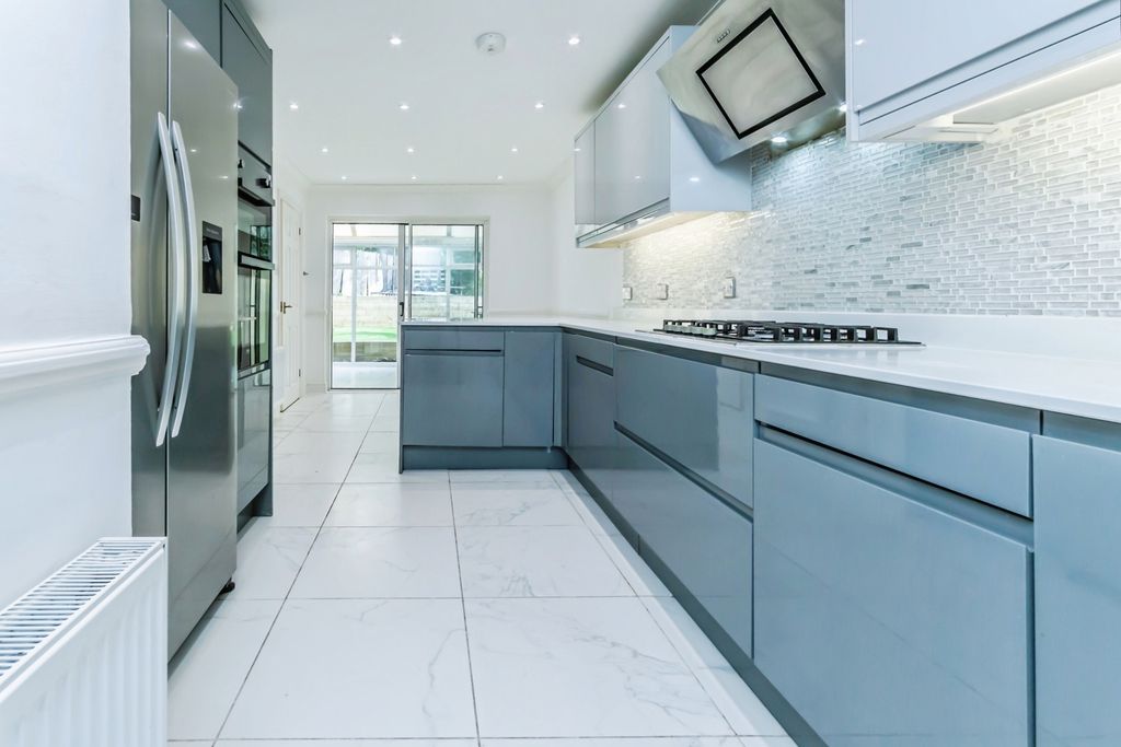 Property photo 3 of 19 Pbox-Img.Jpg