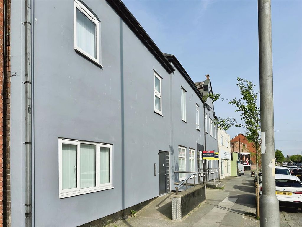 Property photo 1 of 16 Front Exterior