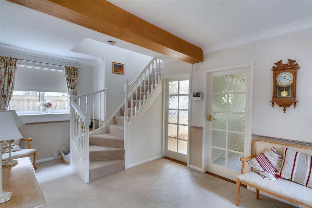 Property photo 3 of 18 Hall.Jpeg