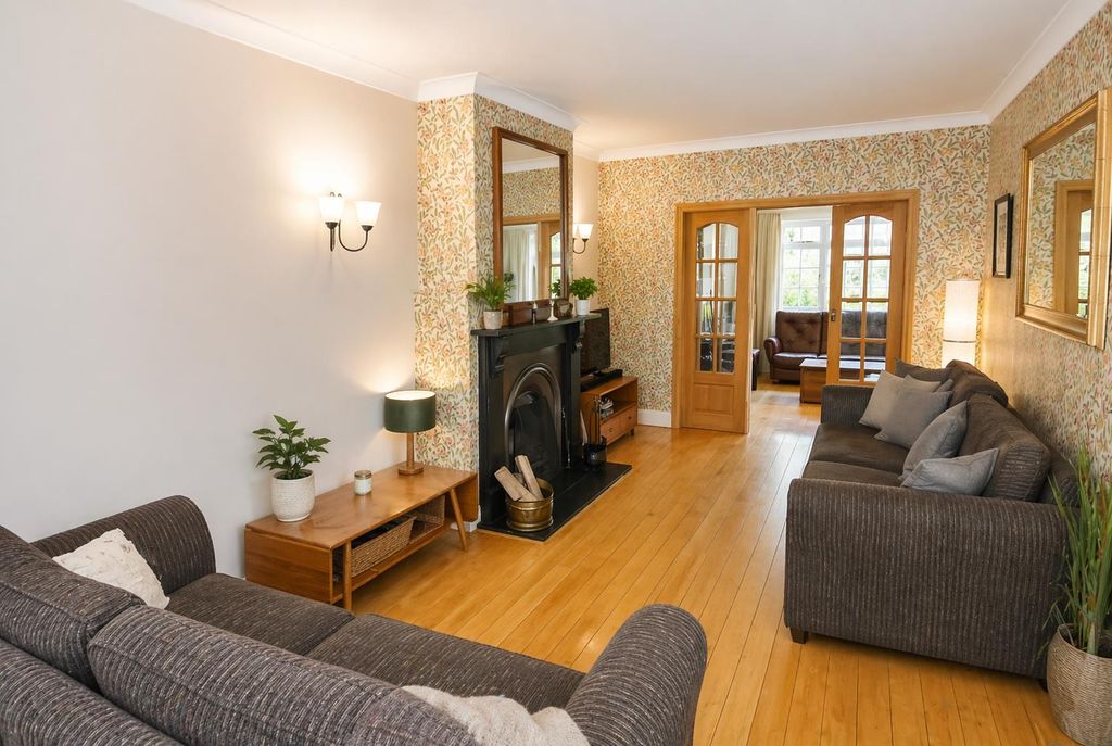 Property photo 2 of 21 Living Room