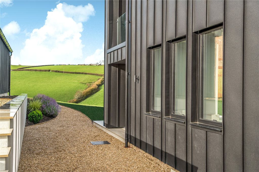 Property photo 3 of 24 Entrance View