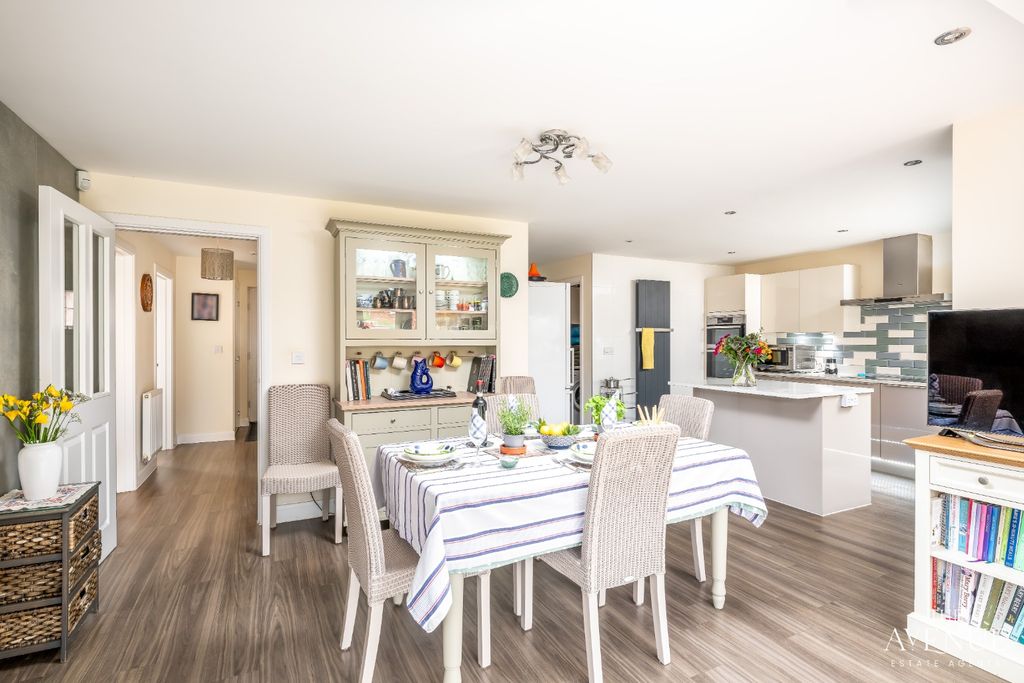 Property photo 2 of 40 4443154