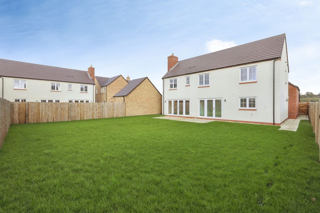 Property photo 2 of 16