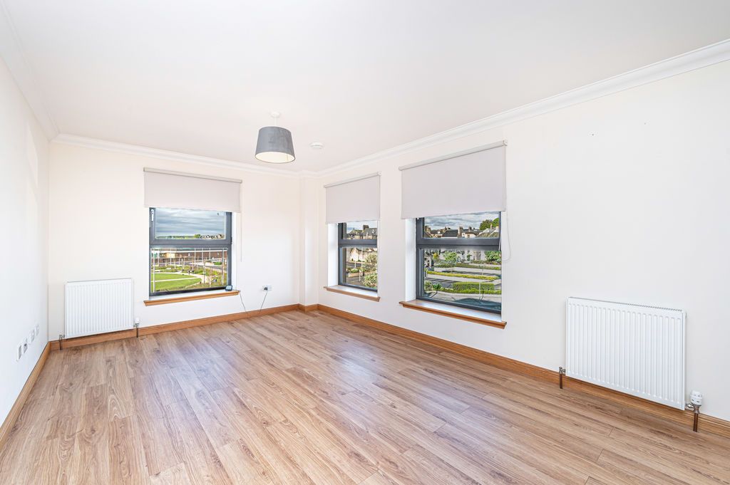 Property photo 3 of 22 Lounge With Open Plan Kitchen