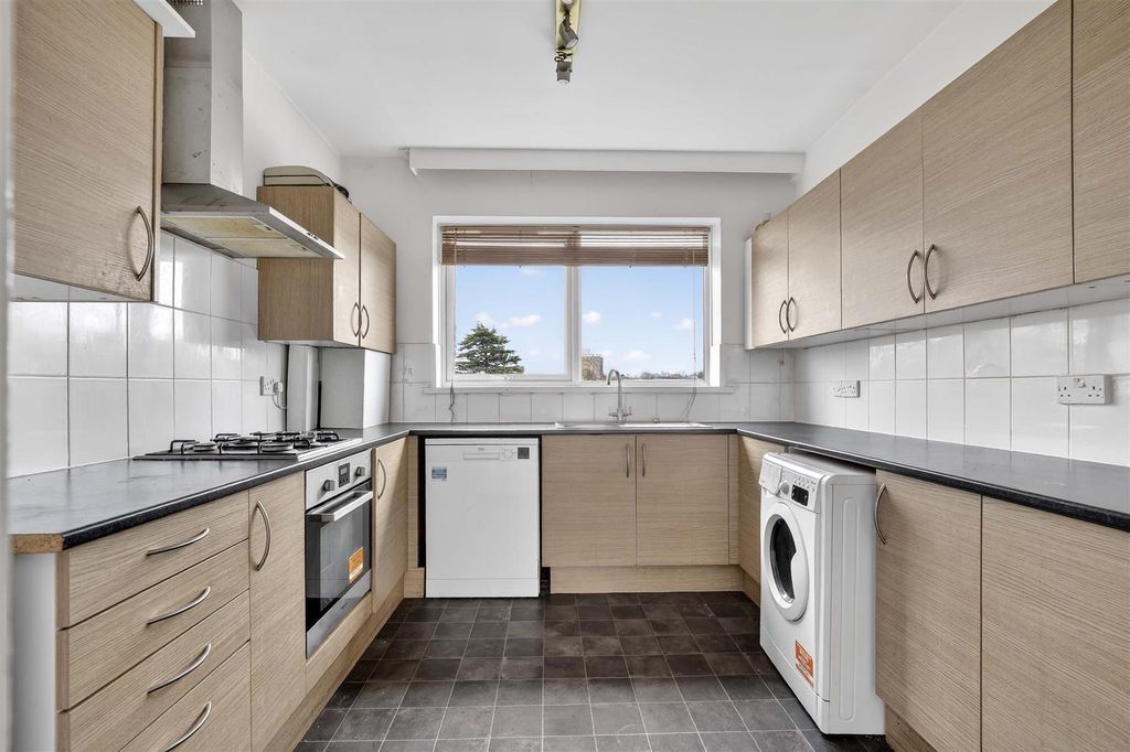 Property photo 3 of 23 1640543312 - 23.Jpg