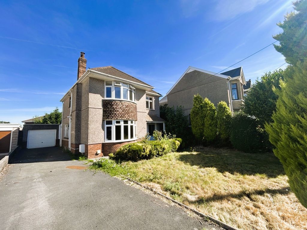 Property photo 2 of 23