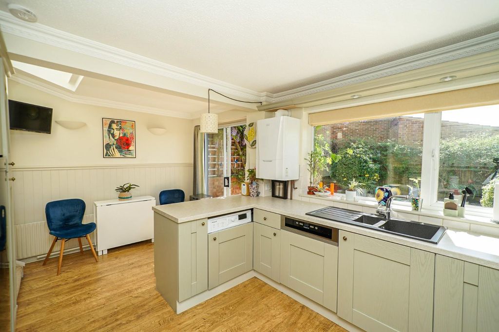 Property photo 3 of 29