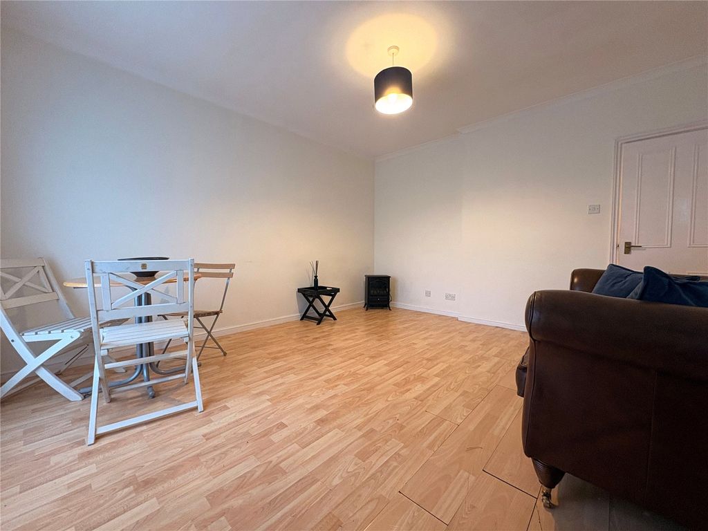 Property photo 3 of 12 Picture No. 23