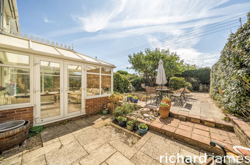 Property photo 2 of 21 18Fd70A9c1014263B5Cb1885385Cad47