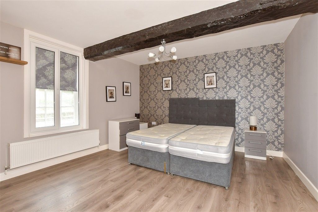 Property photo 1 of 9 Bedroom 1