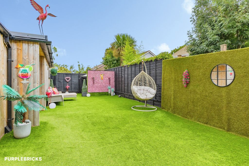 Property photo 2 of 27