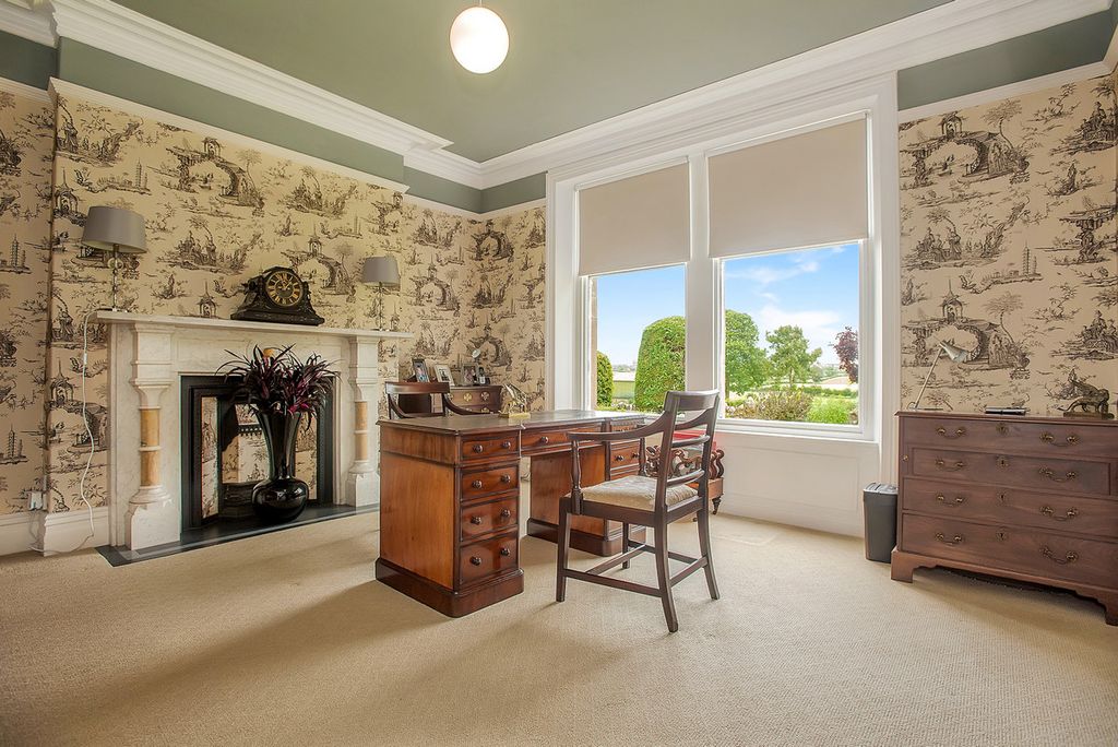 Property photo 2 of 50