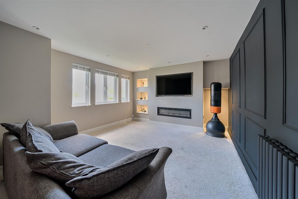 Property photo 2 of 13 23-681E2A7828436-1287282-Arw-23 .Jpg