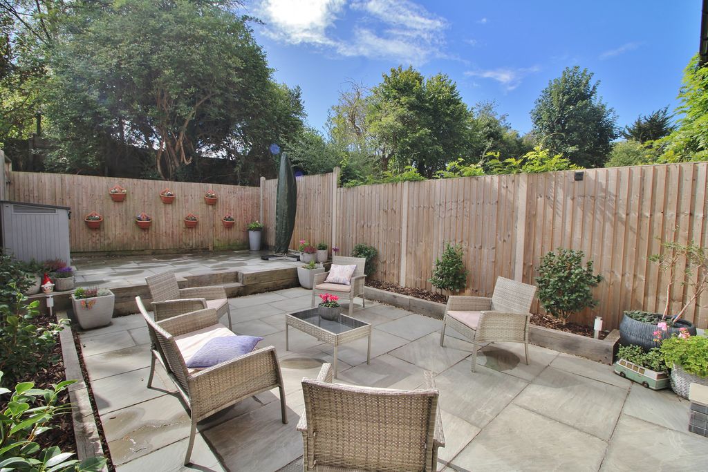 Property photo 3 of 19