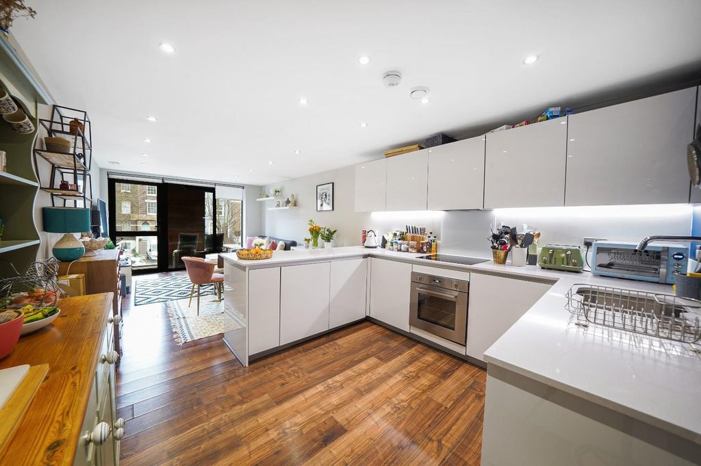 Property photo 1 of 11 Flat 7, Penny Black Court - 7Nxlorrhqksaabdvuu9U.J