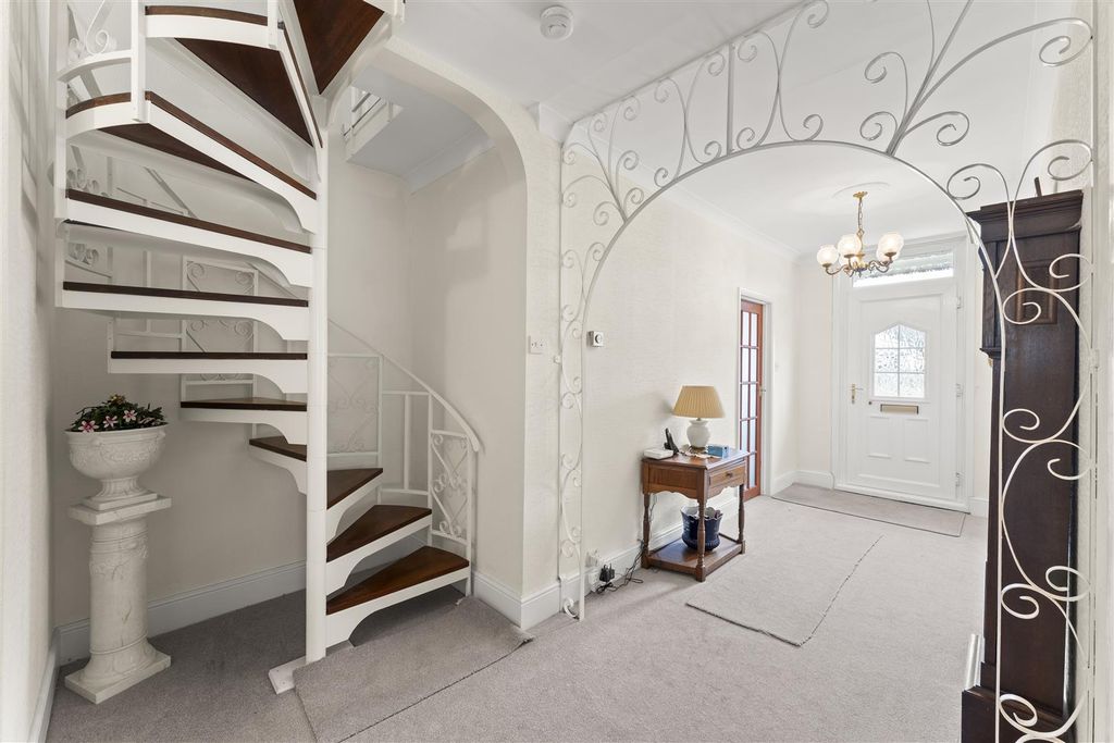 Property photo 2 of 30 1