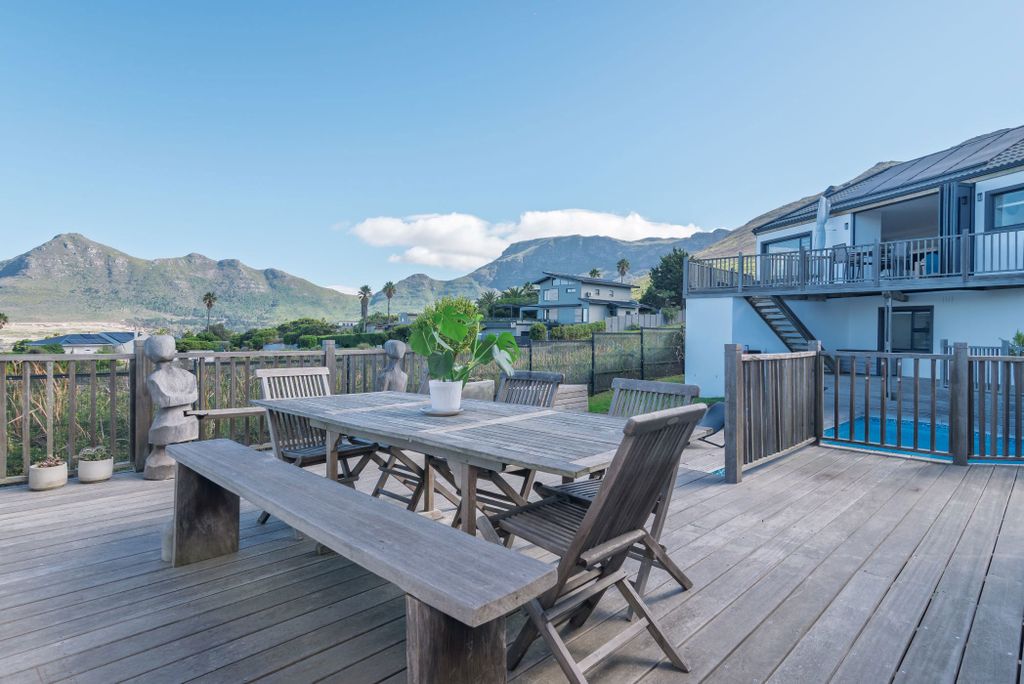 Property photo 2 of 40 Fh1733901