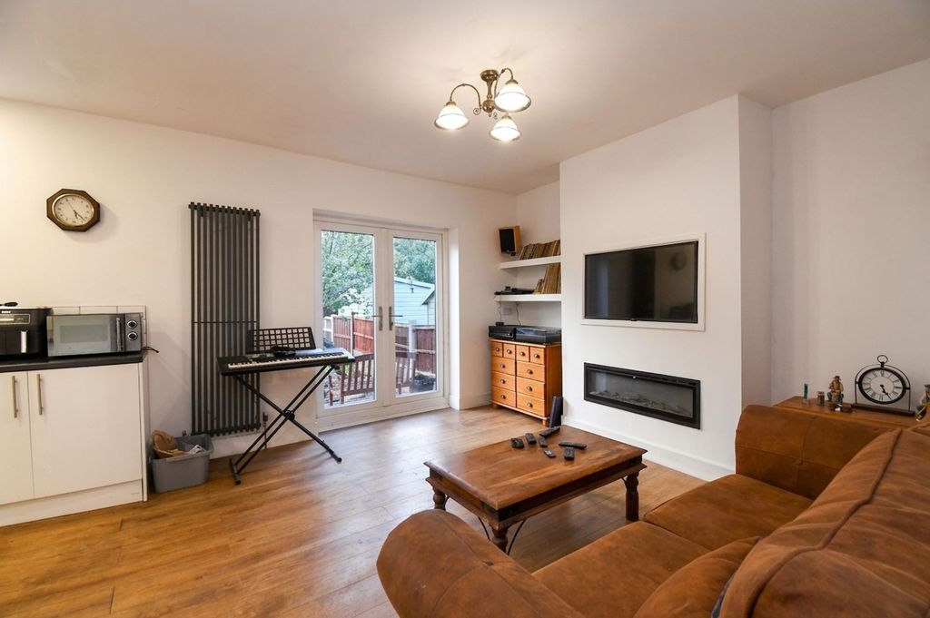 Property photo 3 of 16