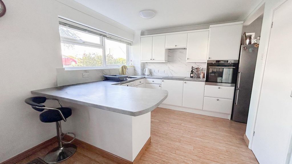 Property photo 2 of 16 2-12-B7d0Ae99-Eb07-4Fb8-8451-A405717E896E.Jpg