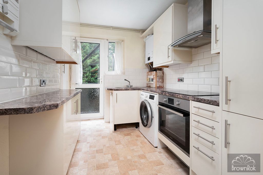 Property photo 3 of 10 W06