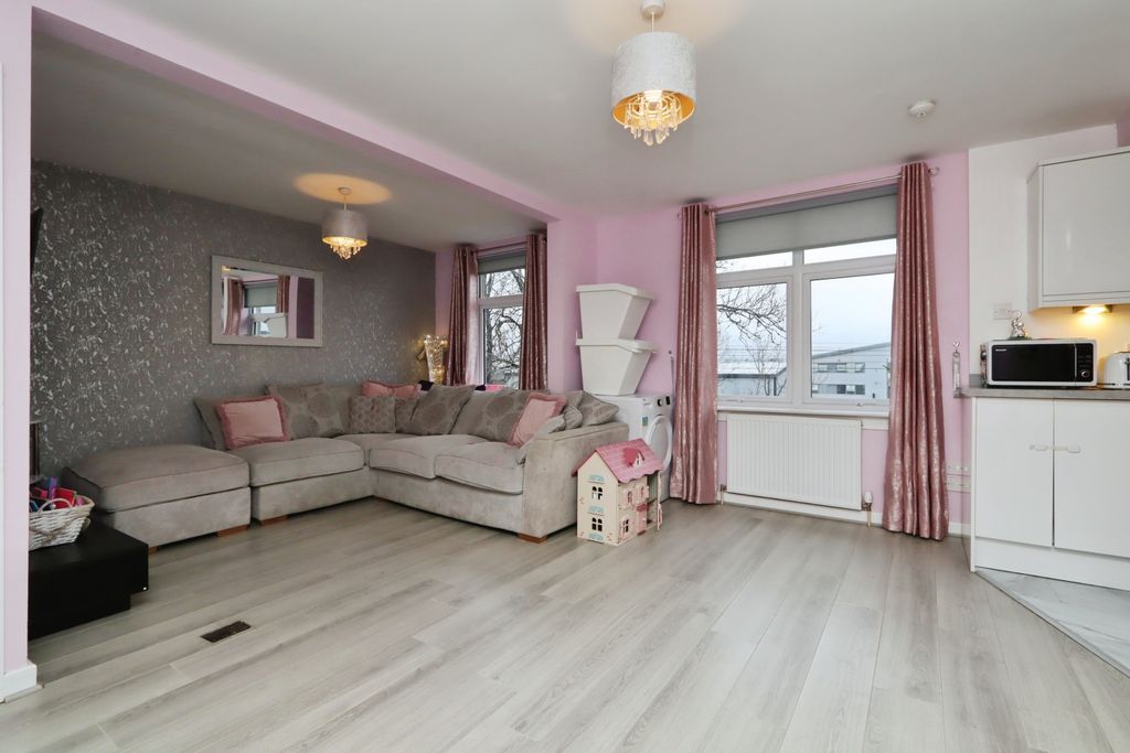 Property photo 3 of 14 Living Room