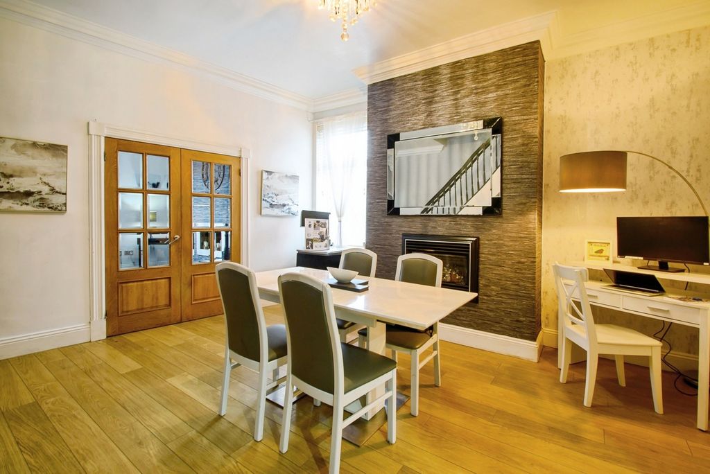 Property photo 3 of 17 Photo