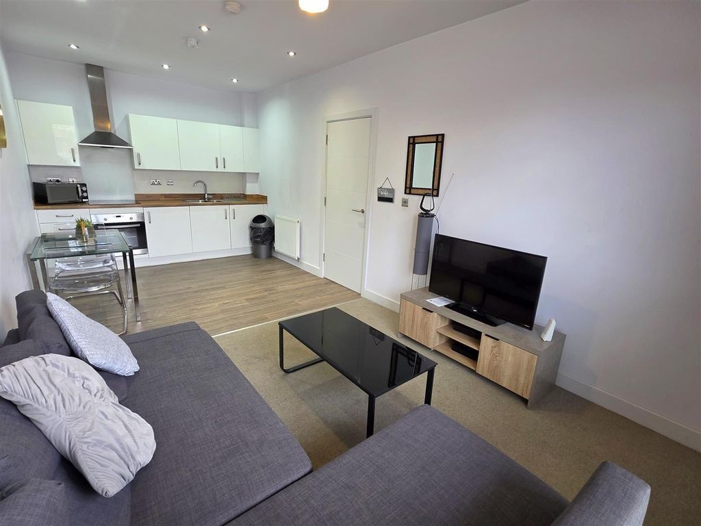 Property photo 3 of 7 45 Honduars 67.Jpg