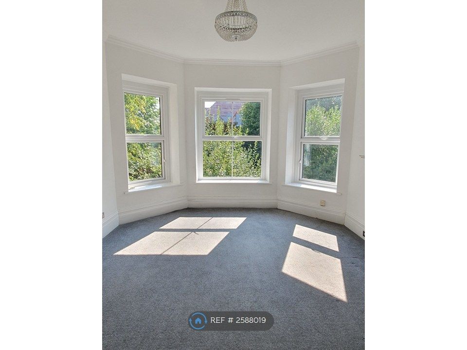 Property photo 2 of 25
