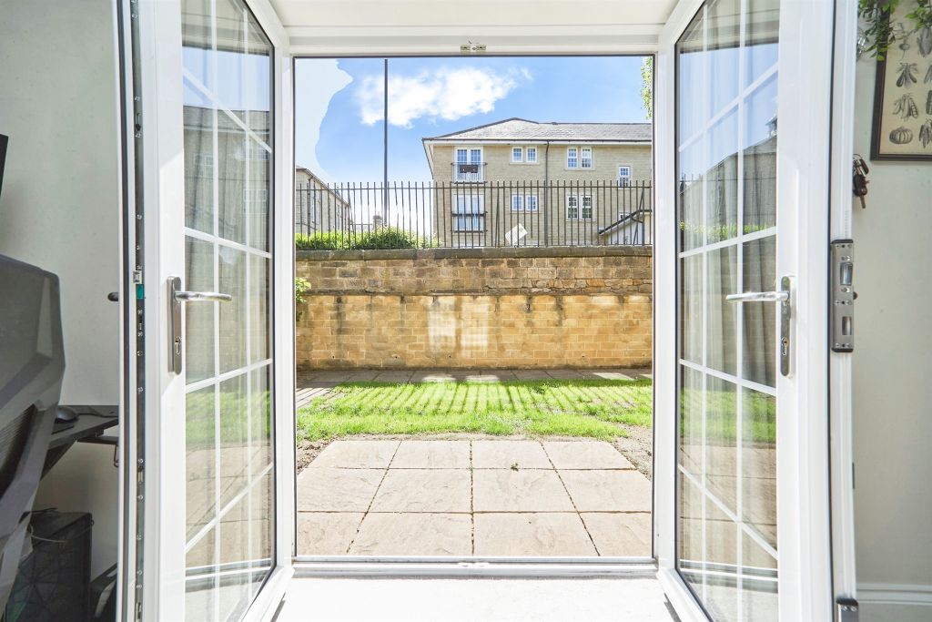 Property photo 2 of 10