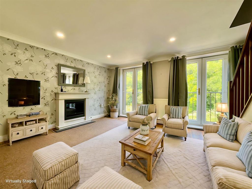 Property photo 2 of 24