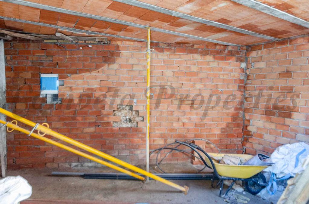 Property photo 3 of 23