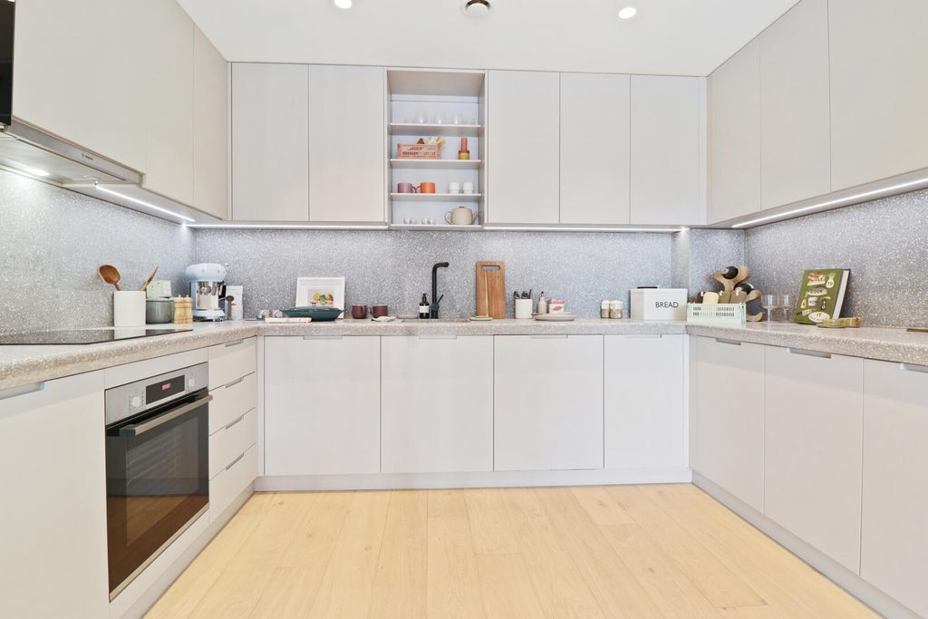 Property photo 2 of 15 Kitchen