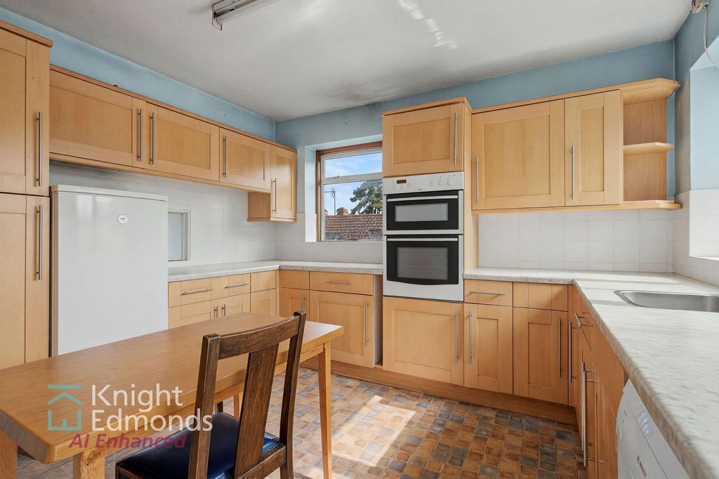 Property photo 2 of 16 Kitchen