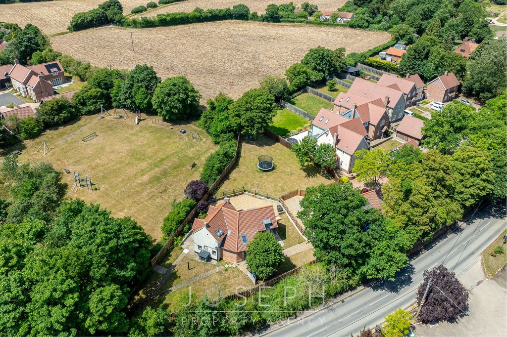 Property photo 1 of 35