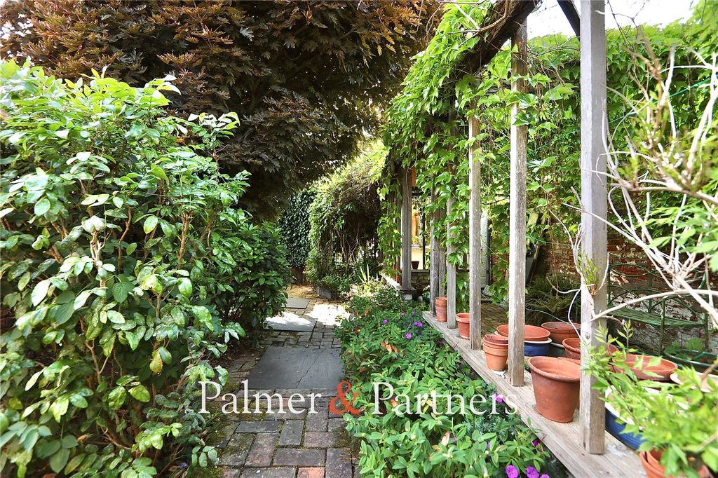 Property photo 3 of 28 Picture No. 02
