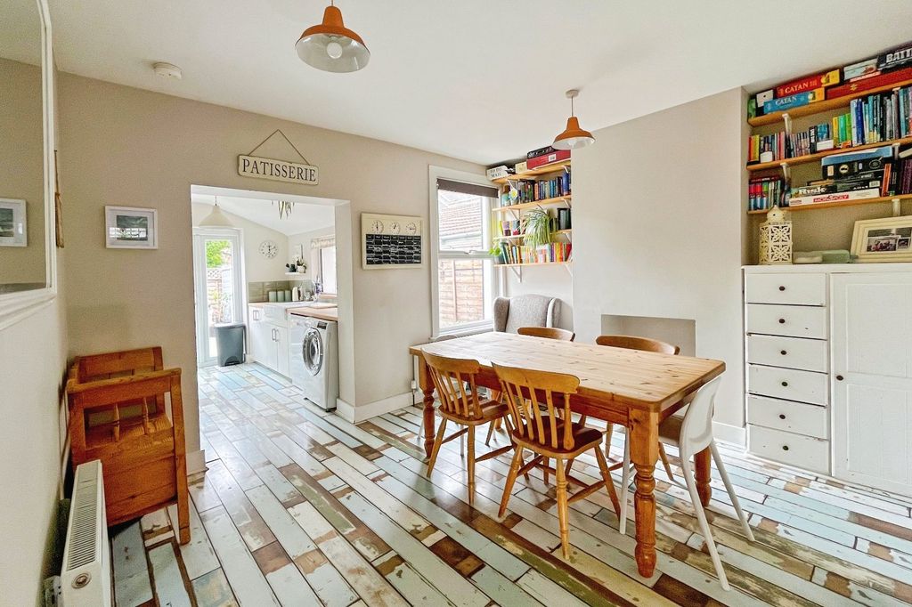Property photo 3 of 14 03