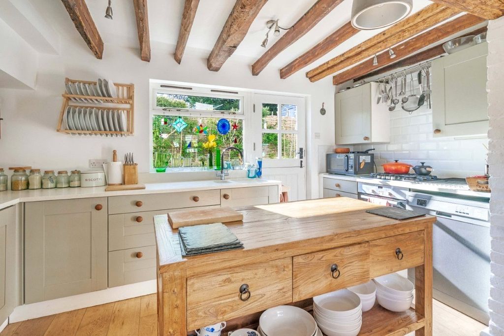 Property photo 3 of 14 Kitchen