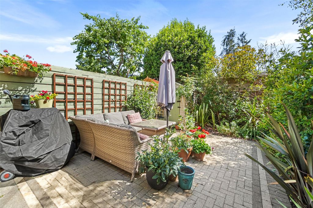 Property photo 2 of 11 Picture No. 15