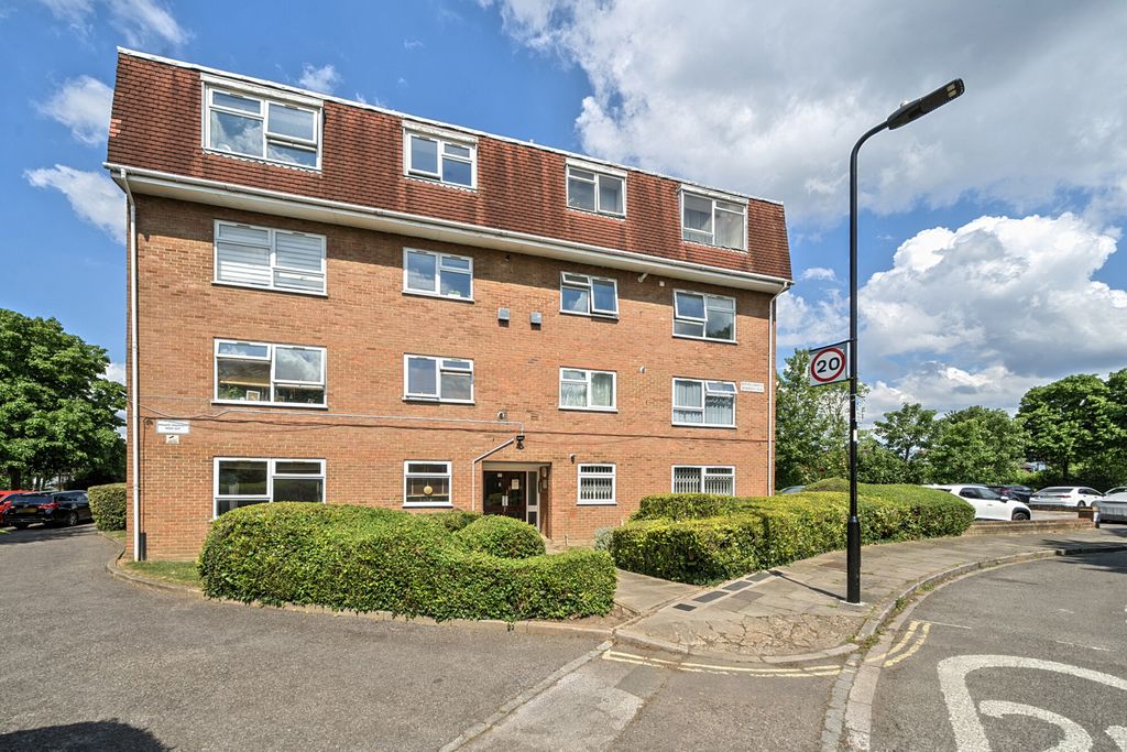 Property photo 1 of 20 4-6821E0c6d0E74-1...